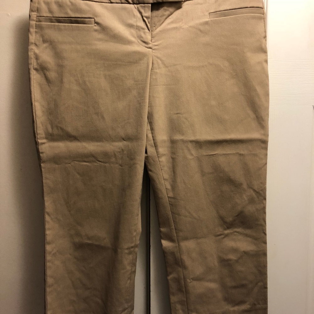 The Limited Capris (Khaki)